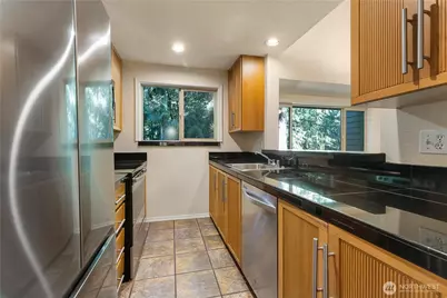 8217 145 Court NE #C -11, Redmond, WA 98052 - Photo 5