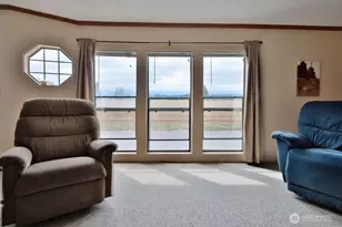 404 Monterra Dr, Port Angeles, WA 98362 - Photo 13