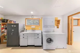 1207 Beach Ave, Lummi Island, WA 98262 - Photo 9