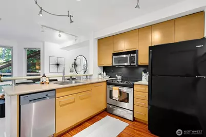 1420 E Pine Street #E307, Seattle, WA 98122 - Photo 11