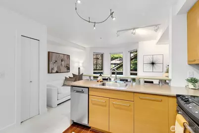 1420 E Pine Street #E307, Seattle, WA 98122 - Photo 13