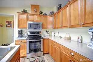 998 Circle Dr, Camano Island, WA 98282 - Photo 7