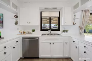 1719 S 243rd St, Des Moines, WA 98198 - Photo 11