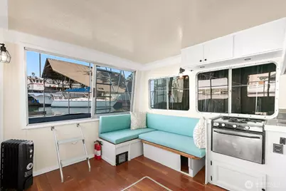 1325 Fairview Avenue N, Seattle, WA 98102 - Photo 5