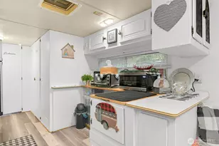 1010 Maple Ln, Sumas, WA 98266 - Photo 9