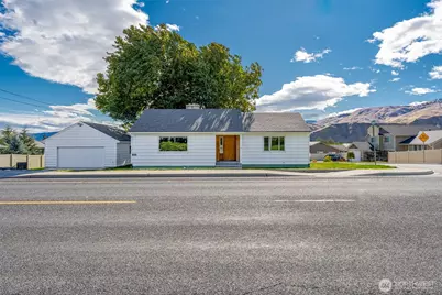 921 Easy Street, Wenatchee, WA 98801 - Photo 1