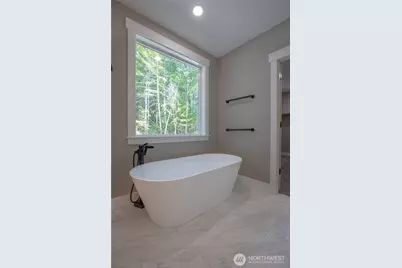 8908 Hunter Point NW, Olympia, WA 98502 - Photo 21