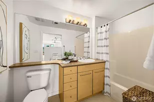 1410 E Pine St, Seattle, WA 98122 - Photo 15