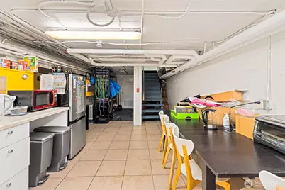 231 Summit Avenue E, Seattle, WA 98102 - Photo 3