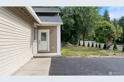 5525 Glenwood Avenue, Everett, WA 98203 - Photo 3