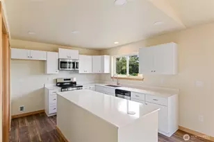 1248 Nimitz Dr, Coupeville, WA 98239 - Photo 9