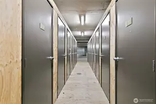 827 Hiawatha Pl S, Seattle, WA 98144 - Photo 17