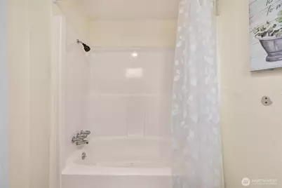 12221 6th Avenue E, Tacoma, WA 98445 - Photo 13