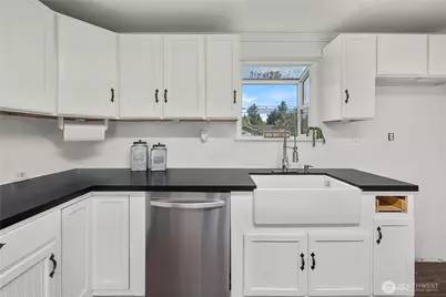 12221 6th Avenue E, Tacoma, WA 98445 - Photo 17