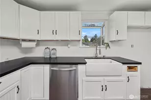 12221 6th Ave E, Tacoma, WA 98445 - Photo 17