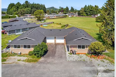 11217 N Skagit St, Burlington, WA 98233 - Photo 1