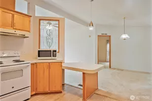 55 Veys Dr, Kelso, WA 98626 - Photo 13