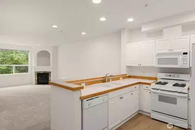 12530 Admiralty Way #I202, Everett, WA 98204 - Photo 9