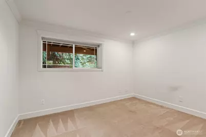 12623 NE 28th Street, Bellevue, WA 98005 - Photo 27