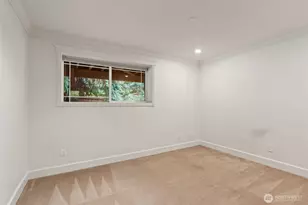 12623 NE 28th St, Bellevue, WA 98005 - Photo 27