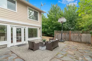 12623 NE 28th St, Bellevue, WA 98005 - Photo 29