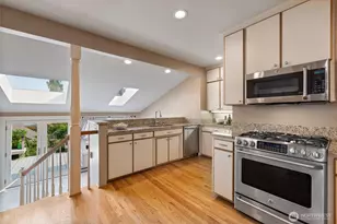 709 N C St, Tacoma, WA 98403 - Photo 13