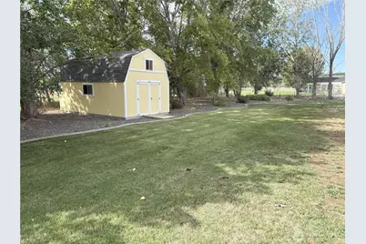 2305 Cherry Blossom Drive, Ephrata, WA 98823 - Photo 3