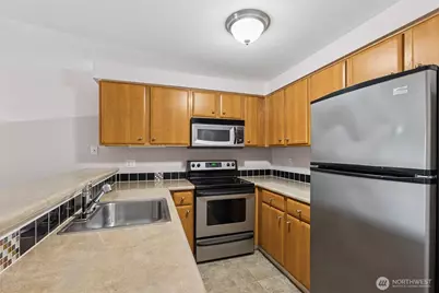 9200 Greenwood Avenue N #107, Seattle, WA 98103 - Photo 5