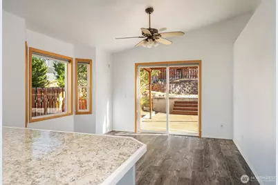 116 E Raymond Avenue, Chelan, WA 98816 - Photo 9