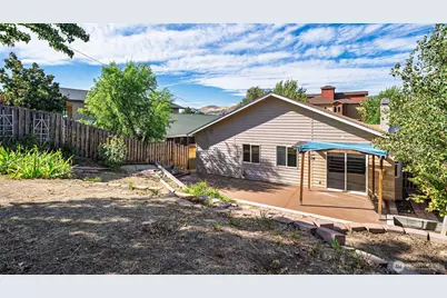 116 E Raymond Avenue, Chelan, WA 98816 - Photo 3