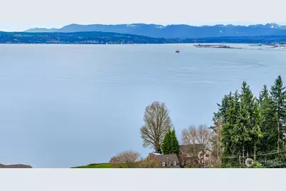 2126 W Mukilteo Boulevard, Everett, WA 98203 - Photo 3