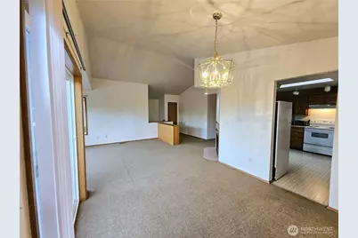 8803 15th Avenue NE, Seattle, WA 98115 - Photo 3