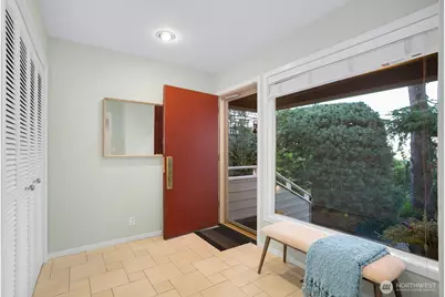 6845 52nd Avenue NE, Seattle, WA 98115 - Photo 3