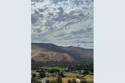 3825 Sunridge Ln, Wenatchee, WA 98801 - Photo 11