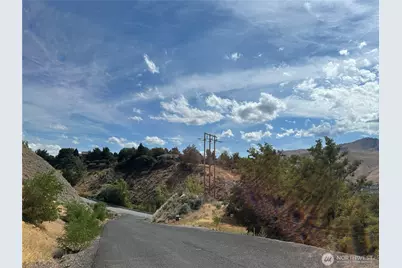 3825 Sunridge Ln, Wenatchee, WA 98801 - Photo 7