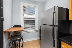 905 NE 43rd St, Seattle, WA 98105 - Photo 9
