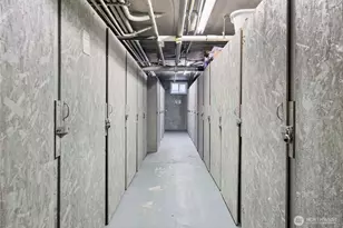 905 NE 43rd St, Seattle, WA 98105 - Photo 21