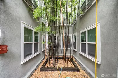 905 NE 43rd Street #107, Seattle, WA 98105 - Photo 19