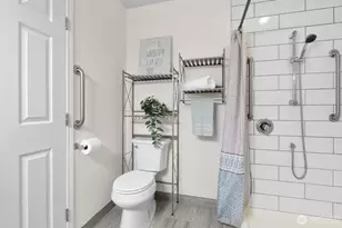 3913 W Tapps Dr E, Lake Tapps, WA 98391 - Photo 21