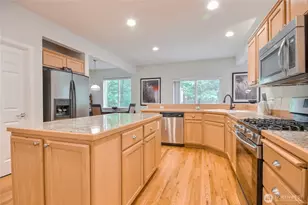 20518 SE 261st Pl, Covington, WA 98042 - Photo 9