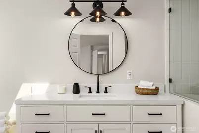 11216 E Riverside Drive, Bothell, WA 98011 - Photo 17