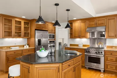 11216 E Riverside Drive, Bothell, WA 98011 - Photo 7