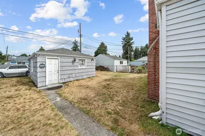 4709 S American Lake Boulevard, Tacoma, WA 98409 - Photo 11