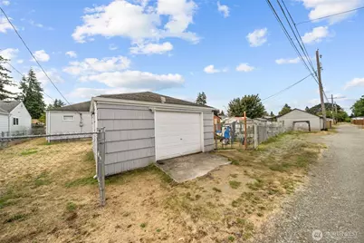 4709 S American Lake Boulevard, Tacoma, WA 98409 - Photo 13