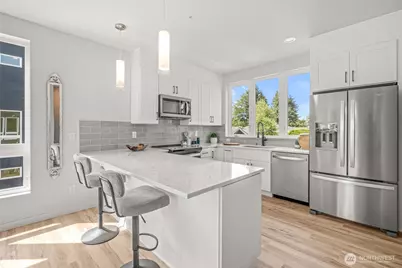 12225 Roseberg Avenue S #9, Seattle, WA 98168 - Photo 5