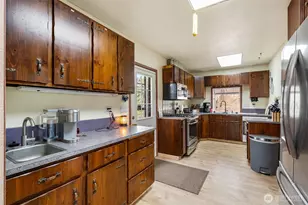 811 NE 2nd St, Winlock, WA 98596 - Photo 5