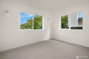 2028 NE 123rd St, Seattle, WA 98125 - Photo 11