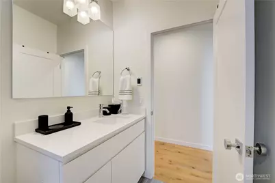 14012 Midvale Avenue N, Seattle, WA 98133 - Photo 15