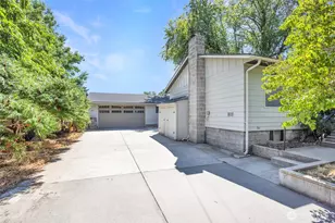 210 E 7th St, Waitsburg, WA 99361 - Photo 3