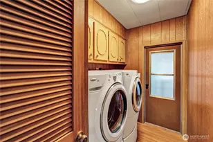 18425 NE 95th St, Redmond, WA 98052 - Photo 15